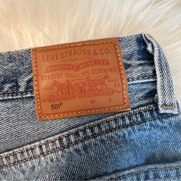 Women’s 501 Levi’s - Picture 9 of 12